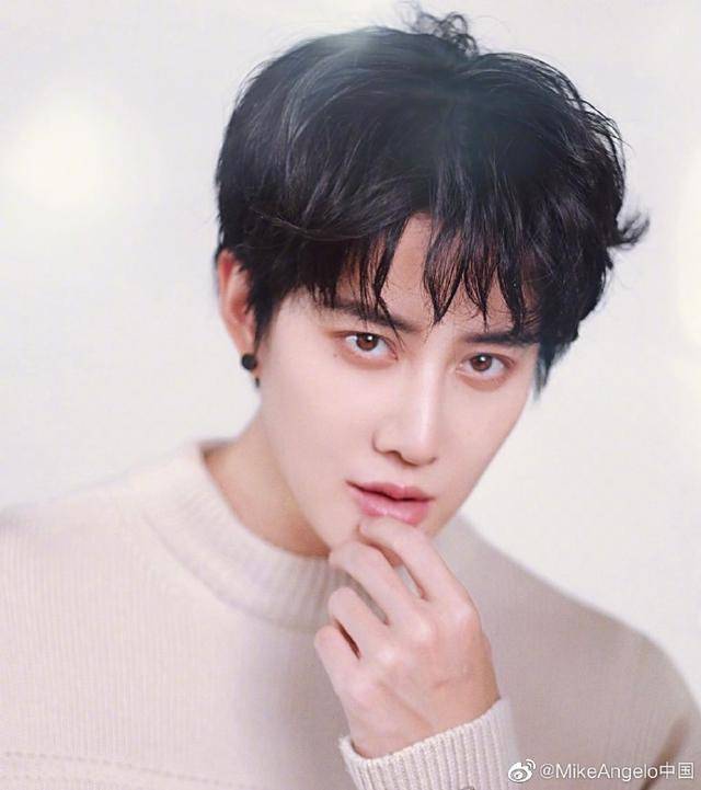 6月28日,泰国明星mike《披荆斩棘2》上班路透曝光.