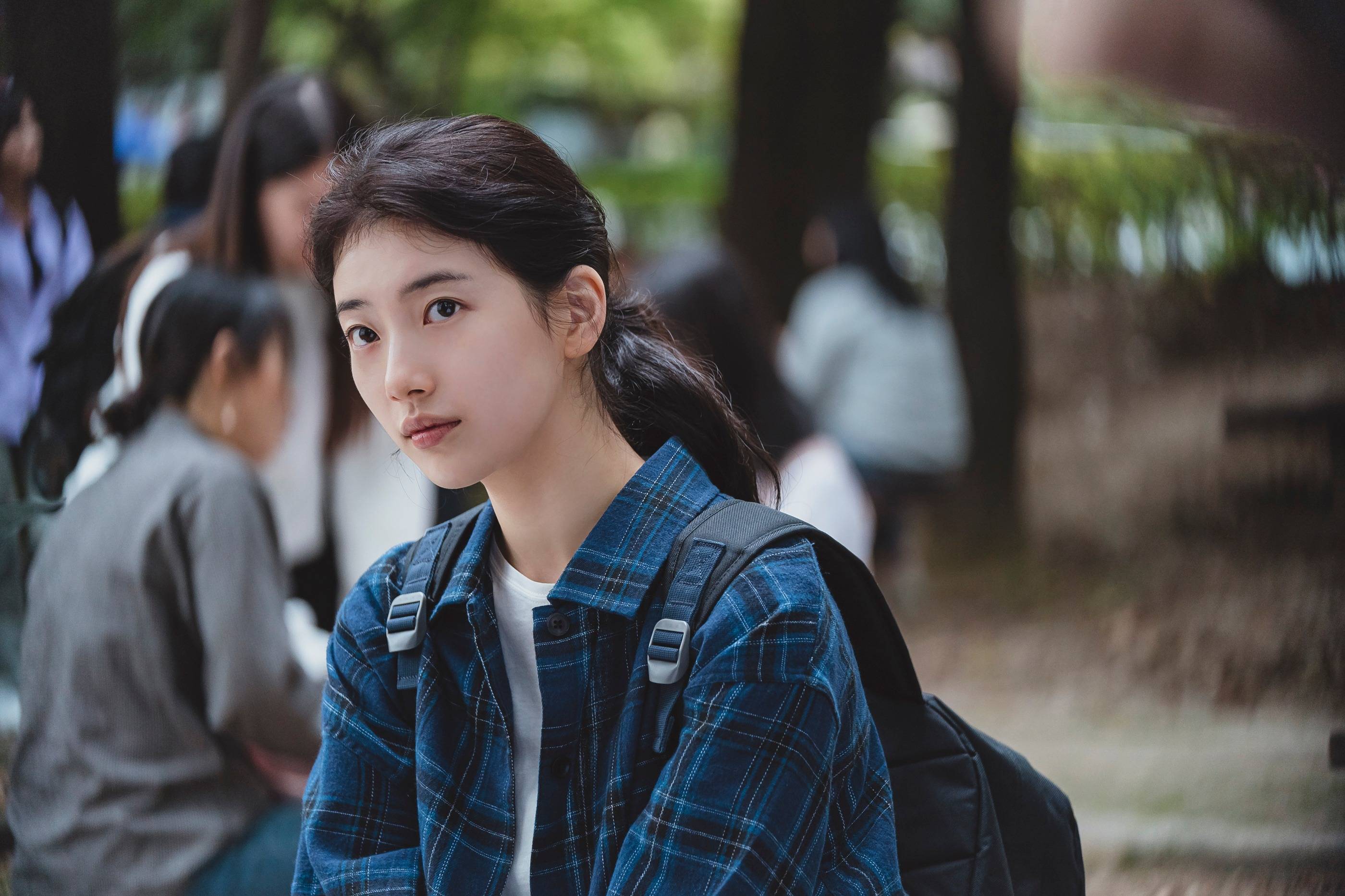 不得不说裴秀智的演技实在是太绝了,经历多年电视剧拍摄后,已经完全