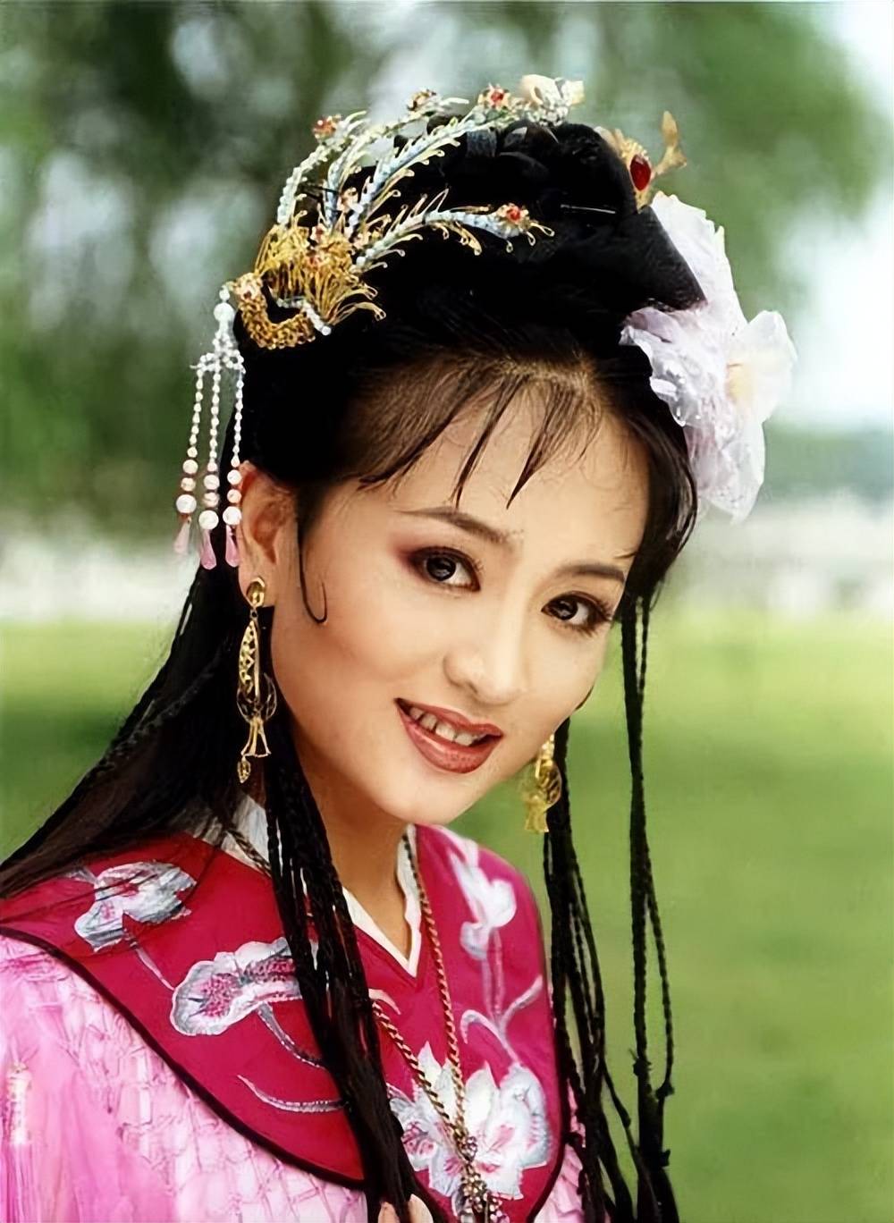 "碧游仙子"涓子大变样,演农村妇女灰头土脸,45岁却是人生赢家_娟子