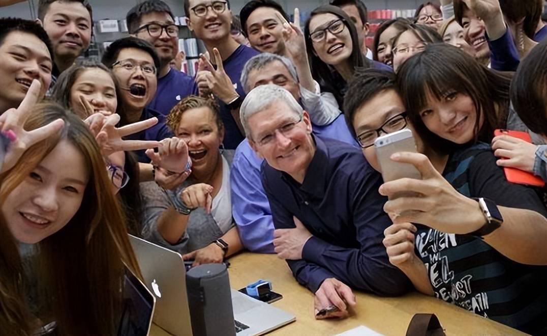 原创             搬离中国并非自愿，到底谁在施压？苹果CEO的态度就是答案！