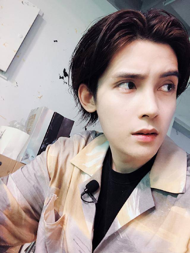 原创肖战版斗罗大陆未爆剧中演员认证黄v失败自称要没热度了