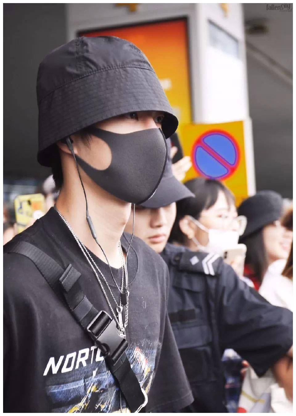 王一博笑起来真治愈!