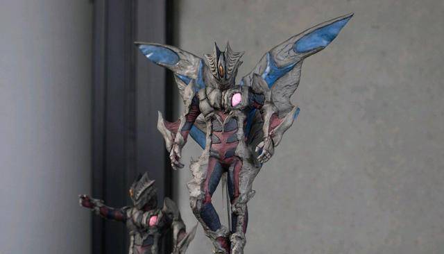 原创特利迦中基里艾洛德神即将登场网友神的力量如此弱小