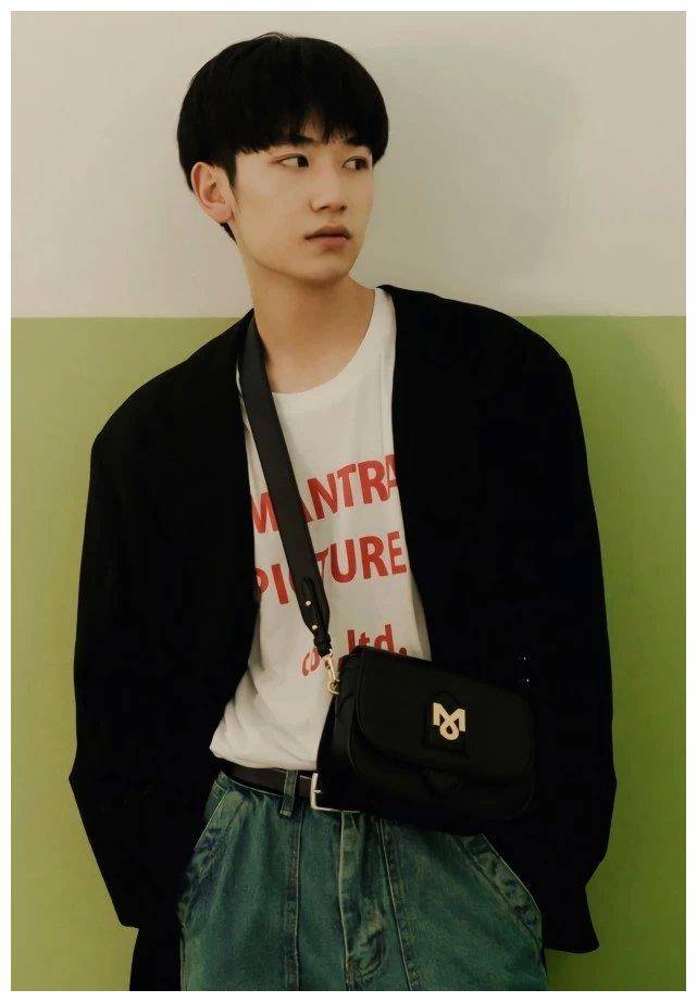 郭丞_西装_穿着