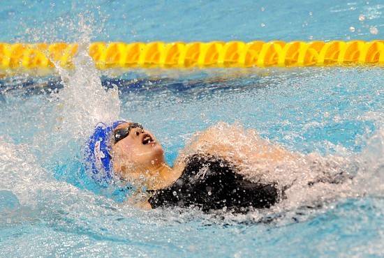 暑期来临快和傅园慧学游泳看看你孩子是不是那个万中无一的绝世奇才