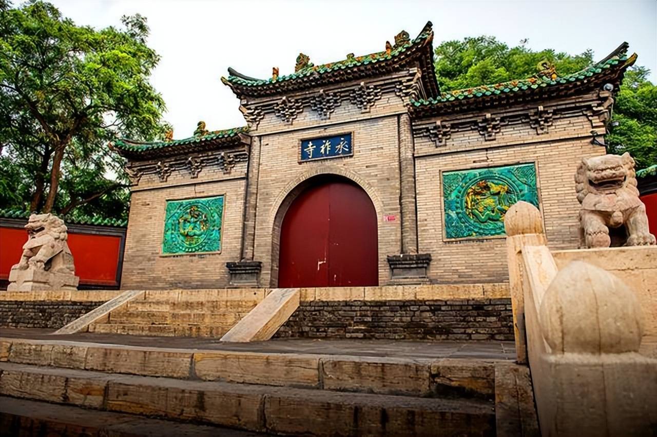 清朝的太原有座永祚寺,晋商都会过来,摸一件名叫"贝山"的宝贝_钱石