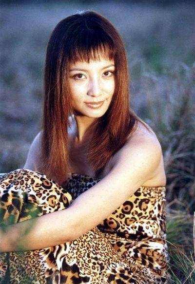 重新回到了观众们的视野,今天的陶红早已和《黑洞》中的"孟琳"以及