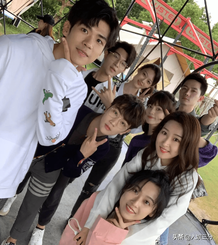 原创王颖飞刘煜成亮相奇葩说现场失去节目滤镜素人颜值好真实