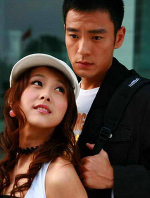 40岁郝蕾近照,二婚老公前夫还帅,如今双胞胎儿子简直一模一样