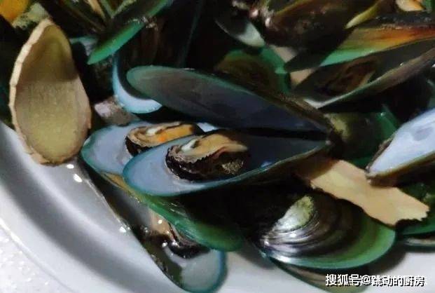 这海鲜一斤5元,比虾嫩,比花蛤鲜,遇到别手软,买到就是赚到_淡菜_清蒸