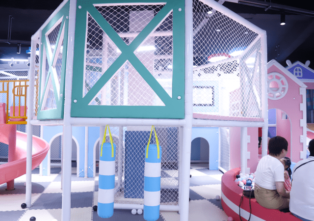 商丘奇趣玩国儿童乐园,周末遛娃好去处~_蹦床_小朋友_玩具