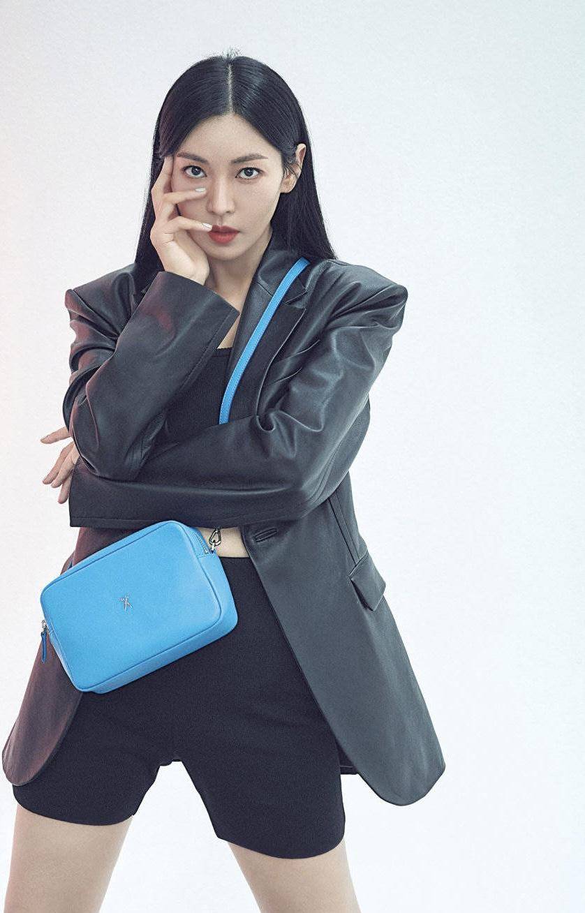 顶楼3发布会生图流出金素妍身材比例绝佳完全不像40岁