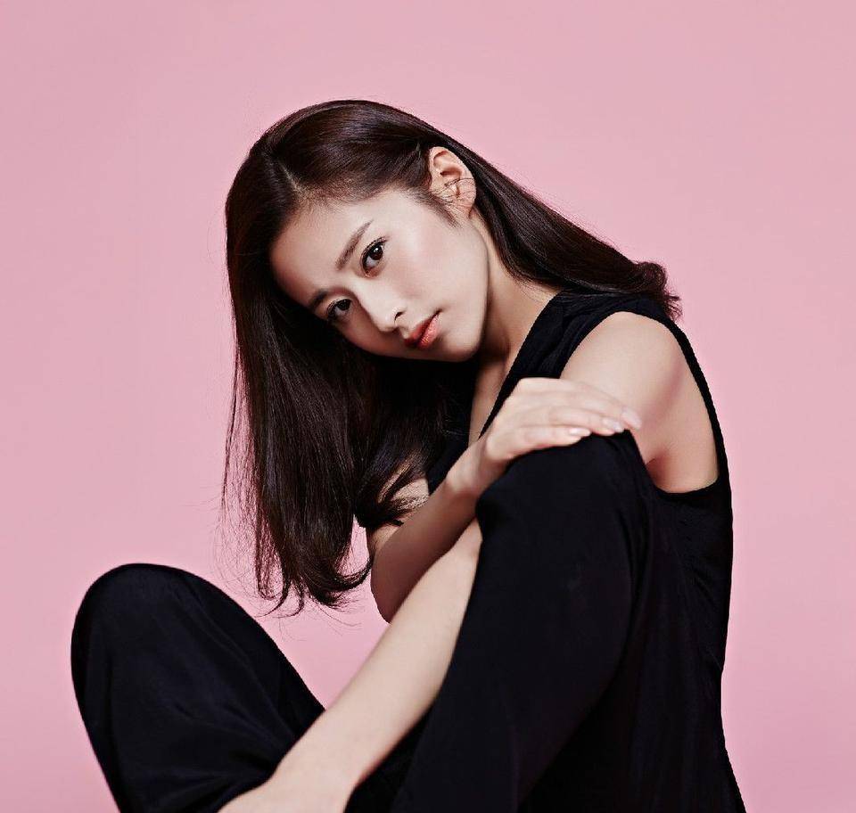 原创15岁独闯北京21岁被辱26岁被骗出道14年的颖儿到底干了什么