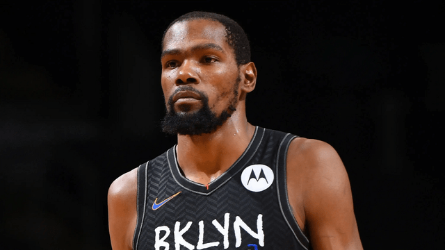 原创这该死的气质杜兰特街拍照遭调侃穿衣风格不变下赛季去哪