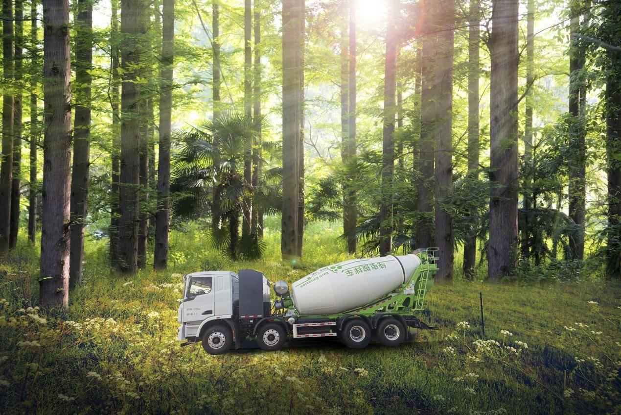 森鹏快速交付为双碳政策助力近日,一批全新的纯电绿色搅拌车交付郑州