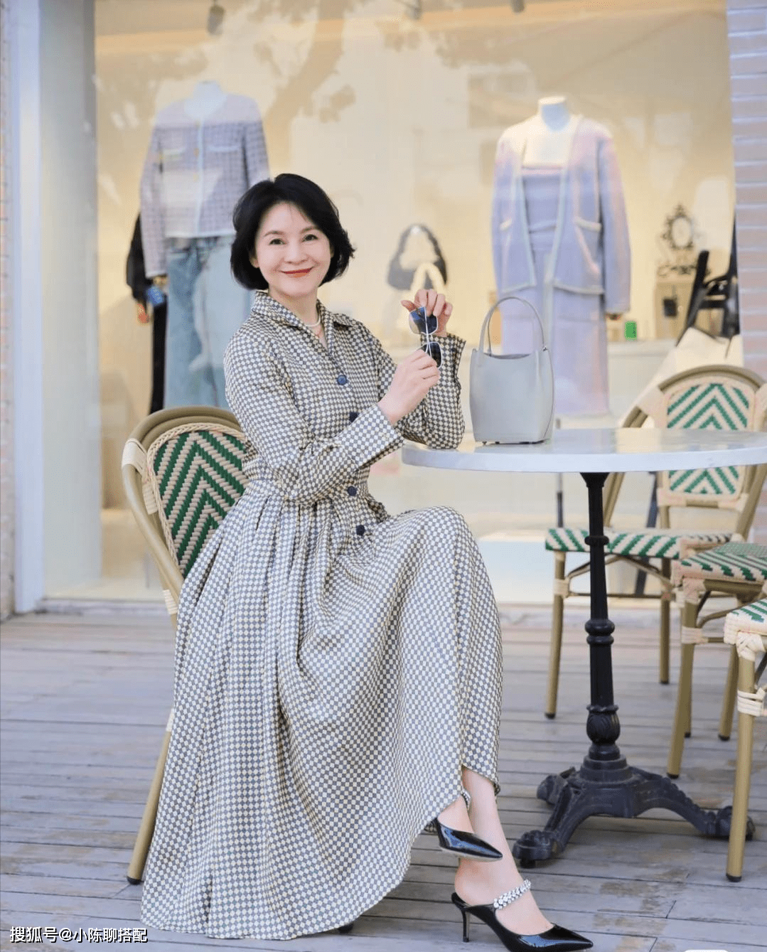 原创50岁后越老越优雅的女人除了端庄的仪态还有高级有品的着装