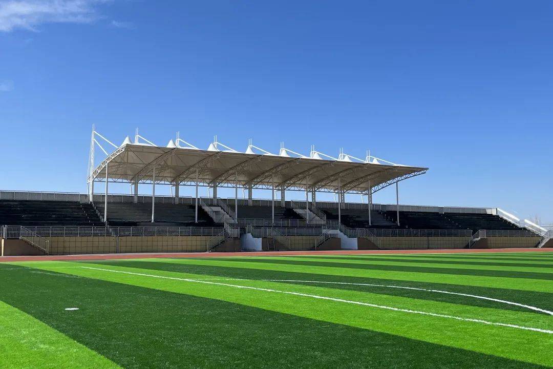 新疆西北航空职业技术学校向您发出了一封到校参观邀请函