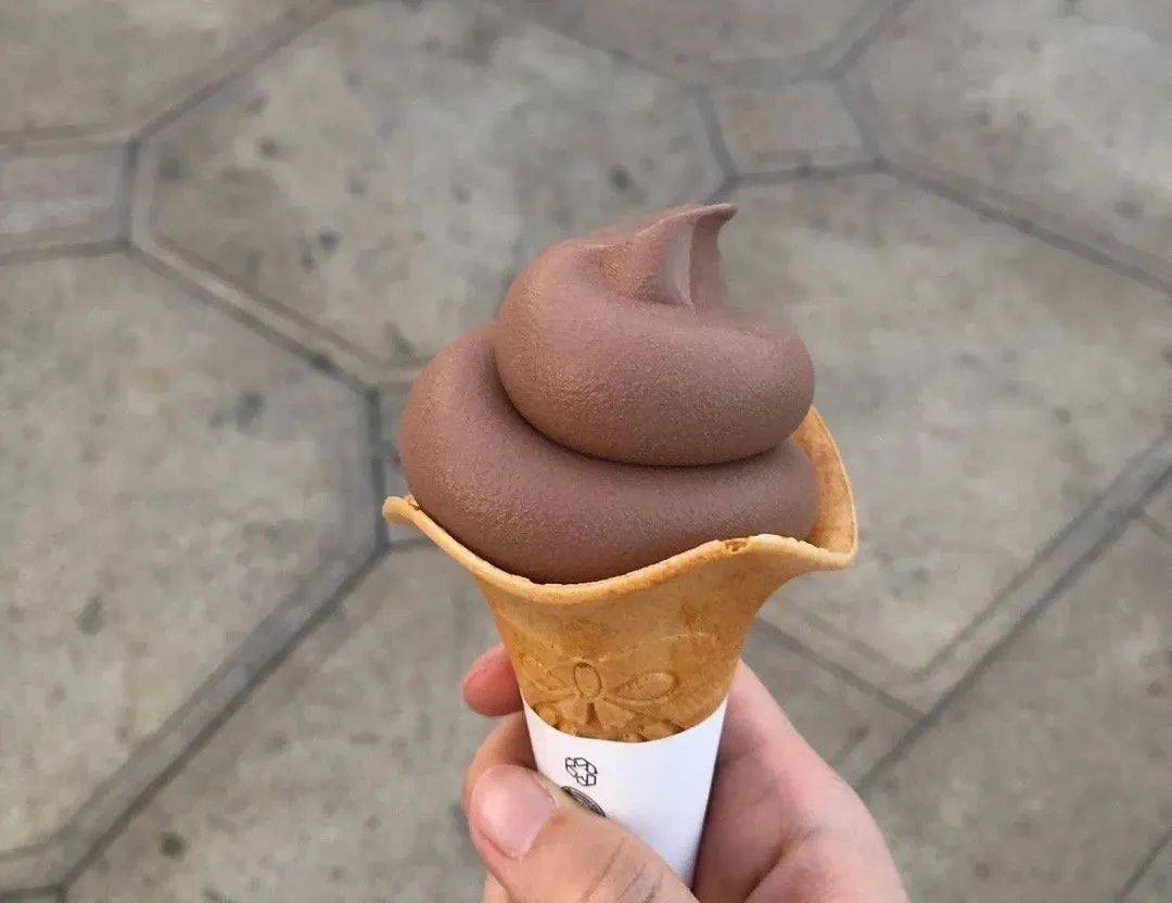 周董郎朗情头太离谱一个转身钢管舞