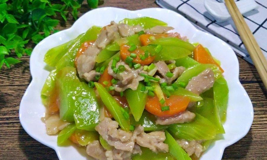 炒胡萝卜时加"一物",每天炒一盘,·失眠好了,肠道通畅了_步骤_营养