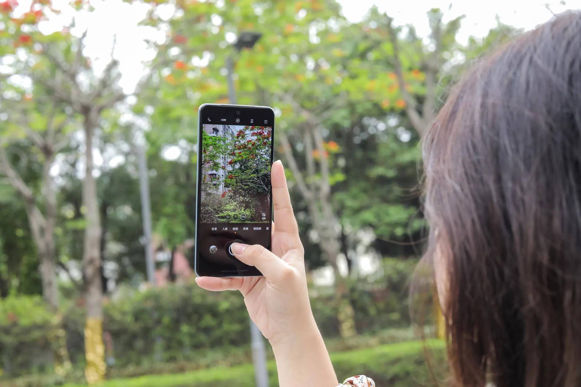 优化能力自己苹果公司的出色的调教水准,iphone8p的实际拍照效果不差