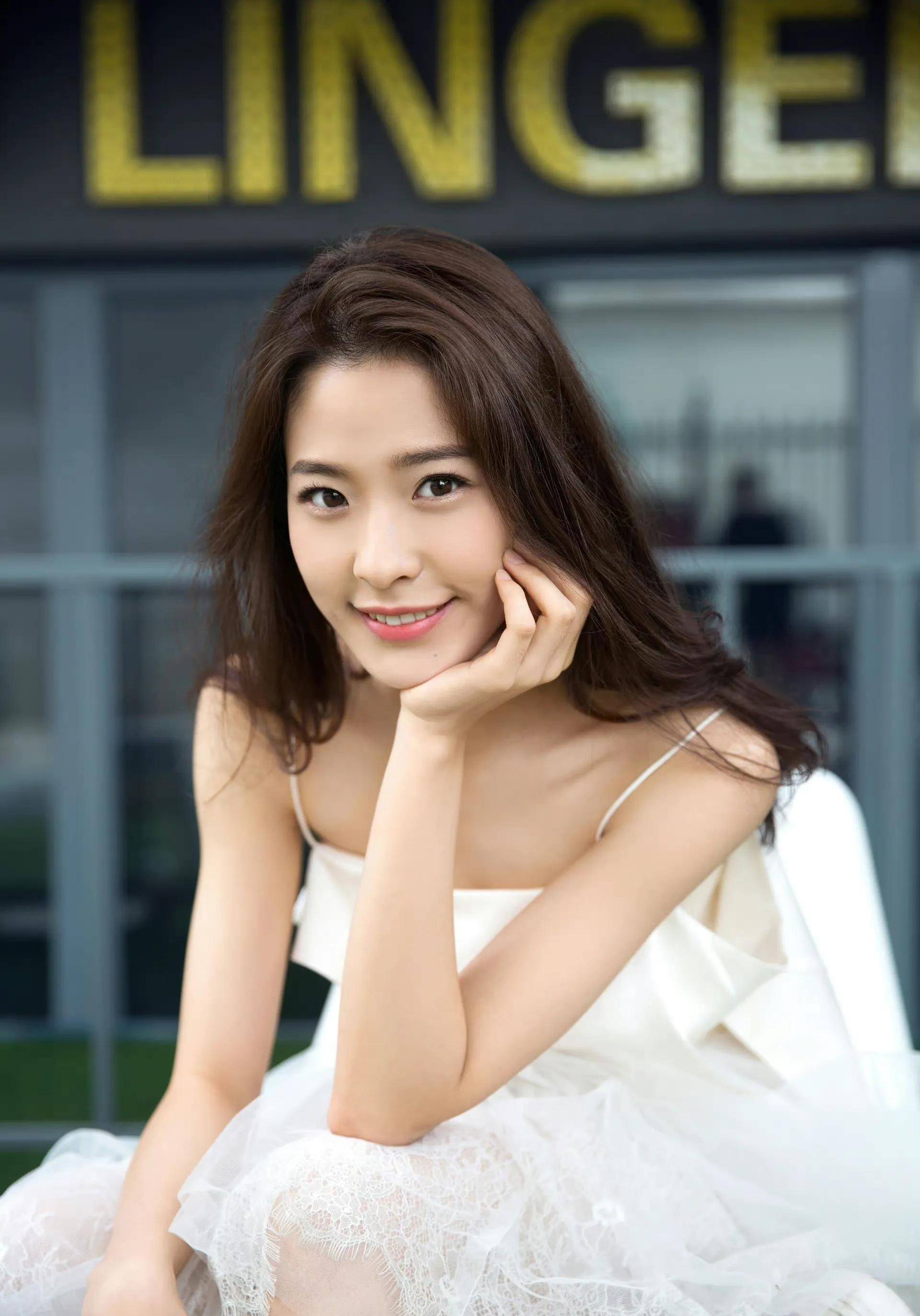 原创宝藏女孩上戏气质美女王瑄美丽端庄大方是你喜欢的类型吗
