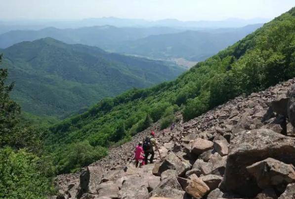 青松极峰，云海泉瀑！辽宁一景区，有69个景点，还藏有东北第一峡