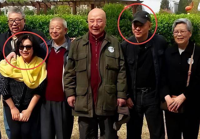 原创黄秋燕和李连杰再次同框为避免利智吃醋她差点被挤出去
