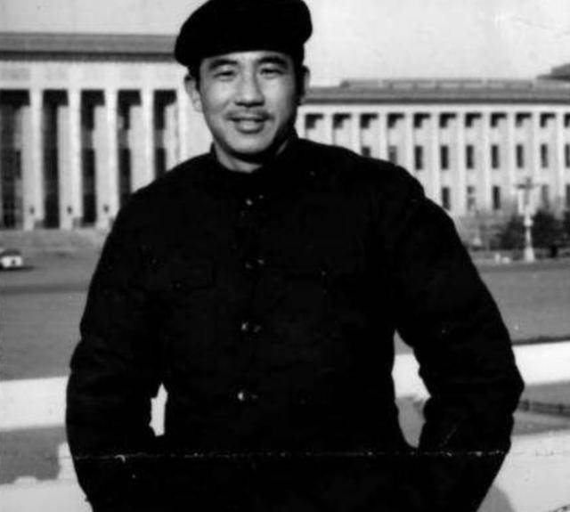 1965年张立义侦察大陆被击落，台湾宣布死讯，独居26年后与妻复婚_张家淇_我国_包头