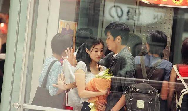 她是tvb前花旦,曾痛骂张柏芝力挺王菲,现实身份不一般_谢霆锋_合作_戏