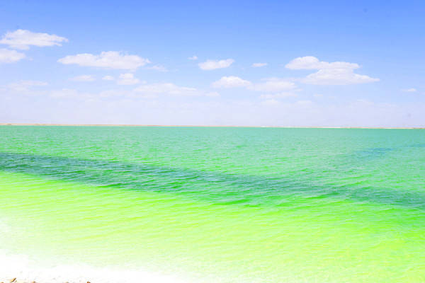 中国最大的盐湖藏着众多打卡点，比茶卡更美，它叫梦幻盐湖