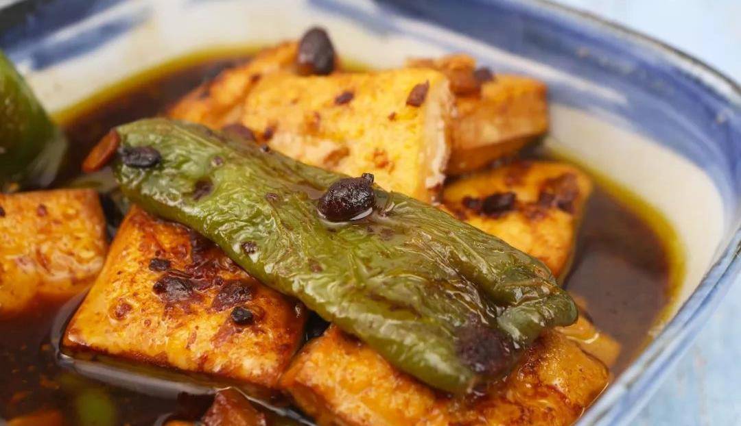 吃米饭,试试搭配这个菜,多来一碗不是事儿_虎皮_盛出_豆豉