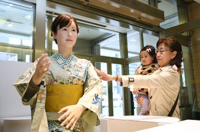 智能美女机器人诞生,会成为未来的时尚吗?