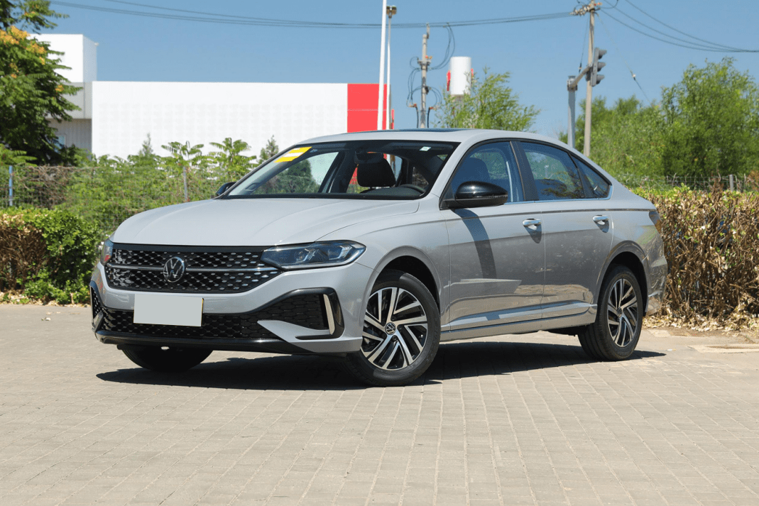 国民轿车持续领跑,售价12.09至15.09万元的新朗逸,了解一下