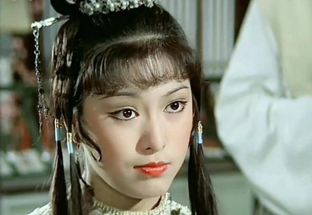 和林青霞一同参演的《金玉良缘红楼梦》里饰演宝钗如今的米雪已是tvb