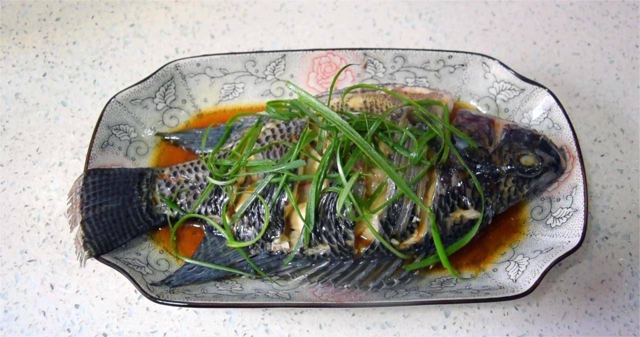 教你营养解馋的清蒸罗非鱼,味鲜肉美,好吃得停不下来嘴,特香_美食