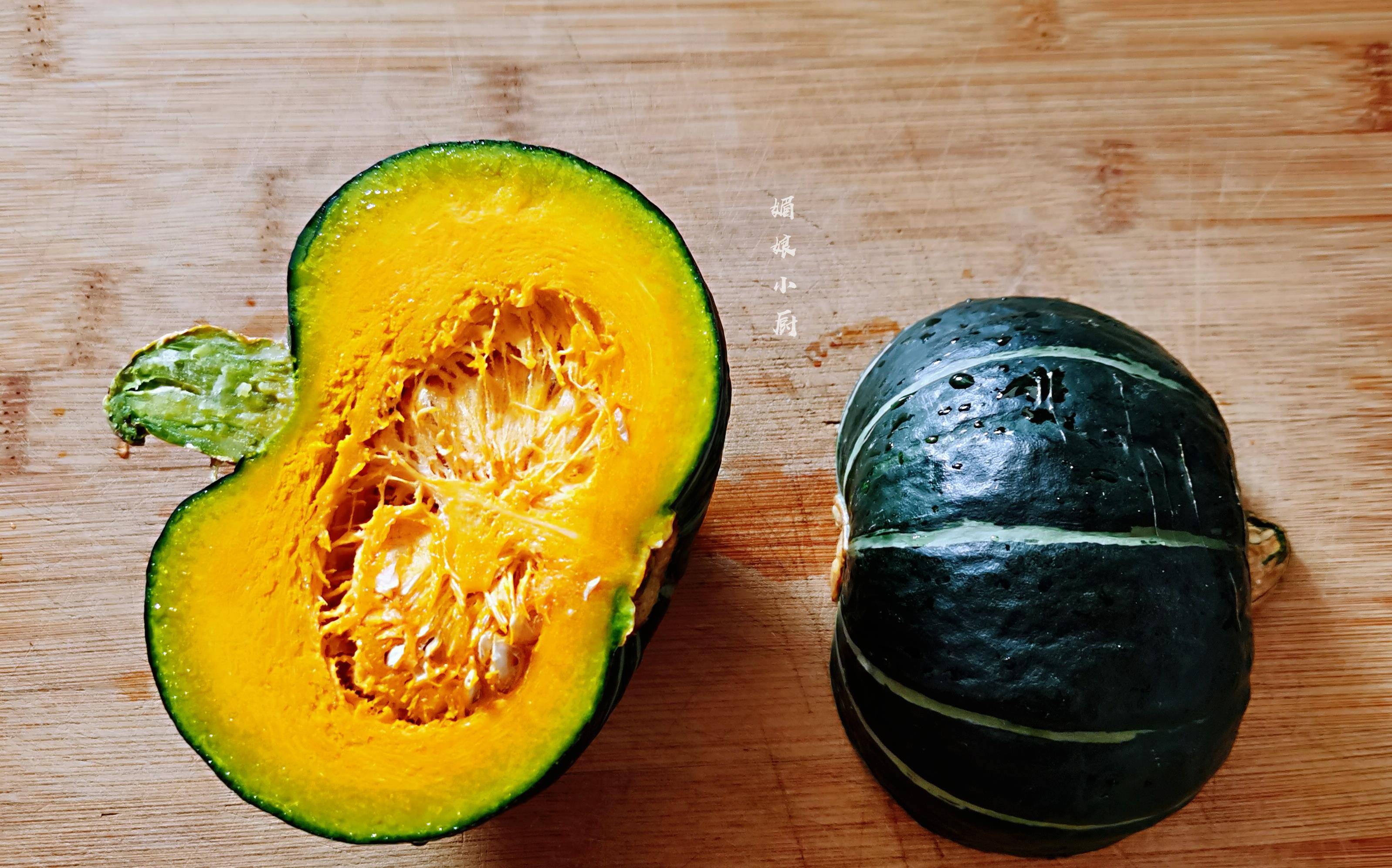 贝贝南瓜加这几样蒸一蒸,简单易做香甜有营养又好看_清香_瓜瓤_瓜皮