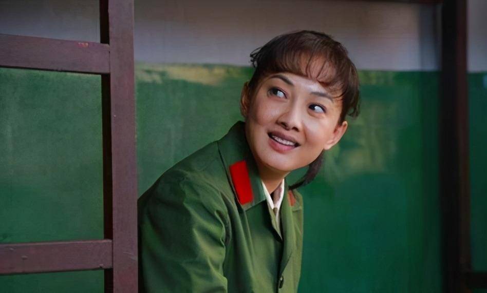 18岁那年,一部名叫《大决战》的电影,正式开启了牛莉的演艺人生.