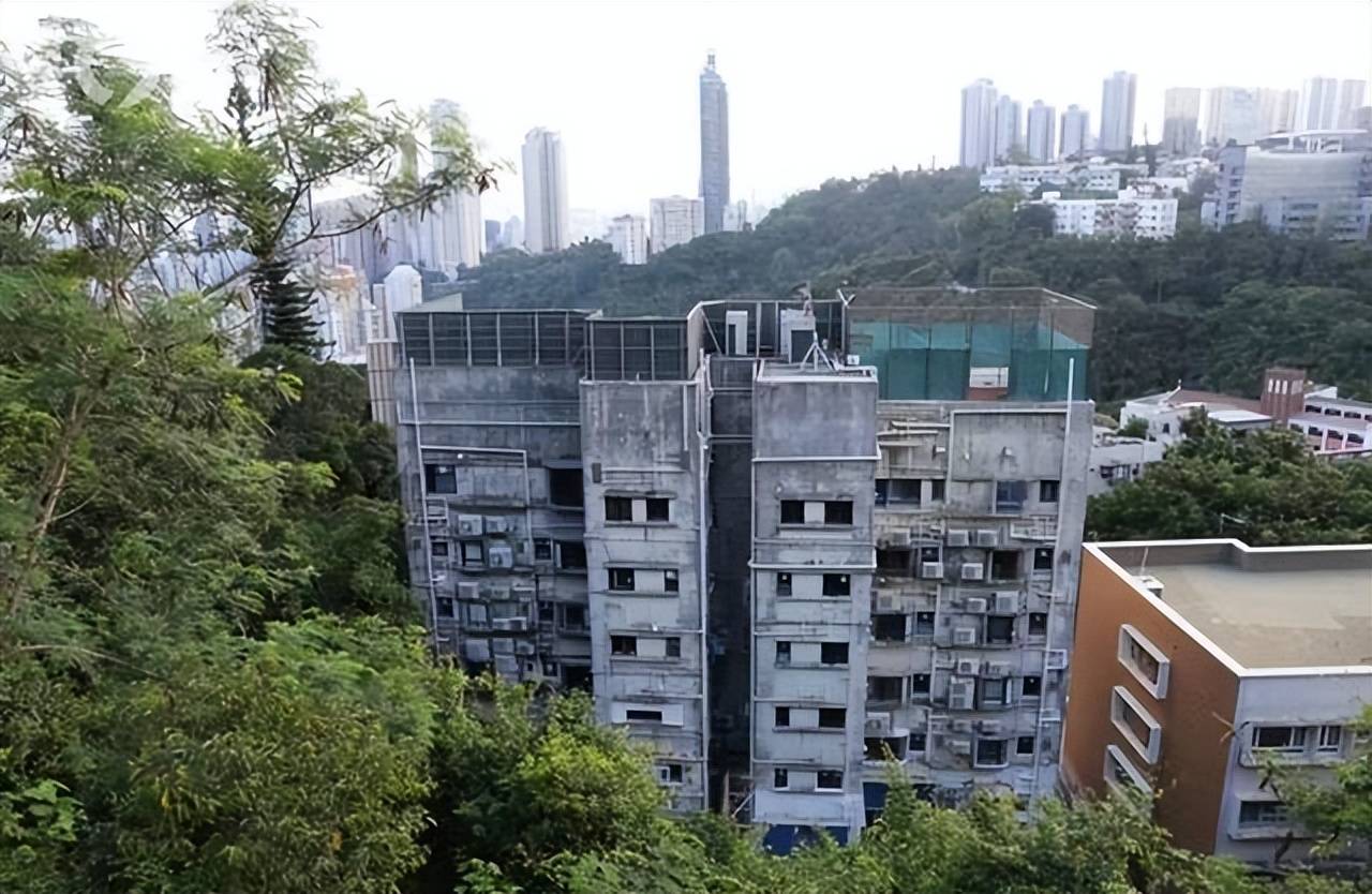 郭富城住所外观老化发霉,均价15万楼龄30年,网友:这也叫豪宅?