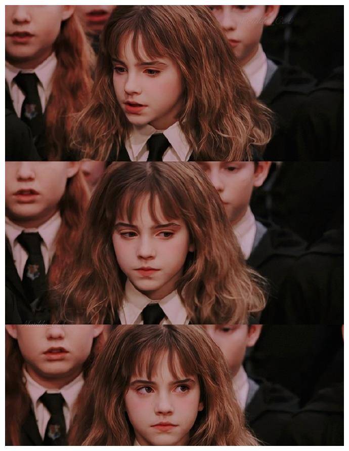 艾玛·沃特森长大后的魔法公主,基础款黑色连衣裙,气质又优雅