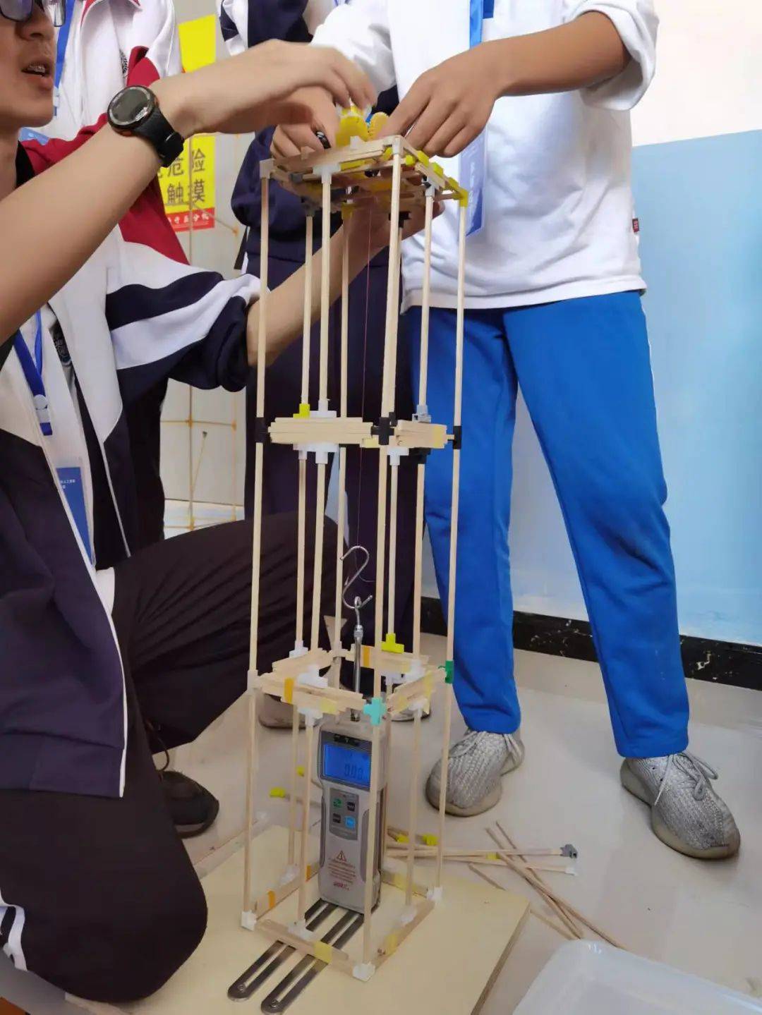 贵州省少年硅谷选拔赛创意天梯挑战赛项丨借天梯搭建寻三维智能融合