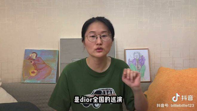 网红星探直播选秀，帅哥美女纷纷落榜，年度能消除颜值焦虑的素材！