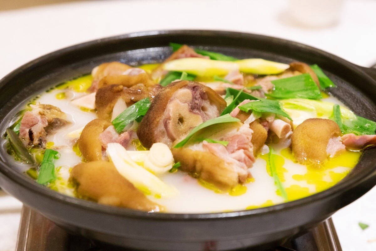 进入毒七月,饮食宜"增甘减苦",建议吃"1米2肉3果",身体好_猪脚_食材