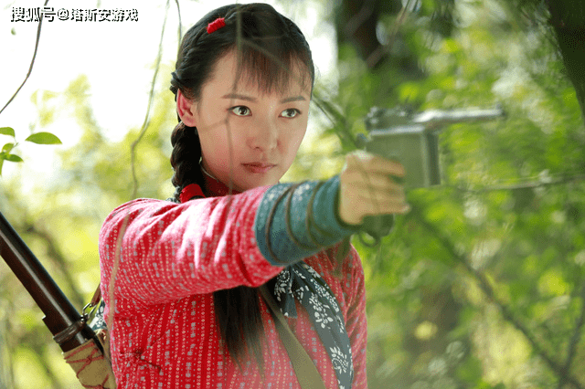 在2014年,杨舒也走向抗战剧的行列里,领衔主演了电视剧《野山鹰》,在