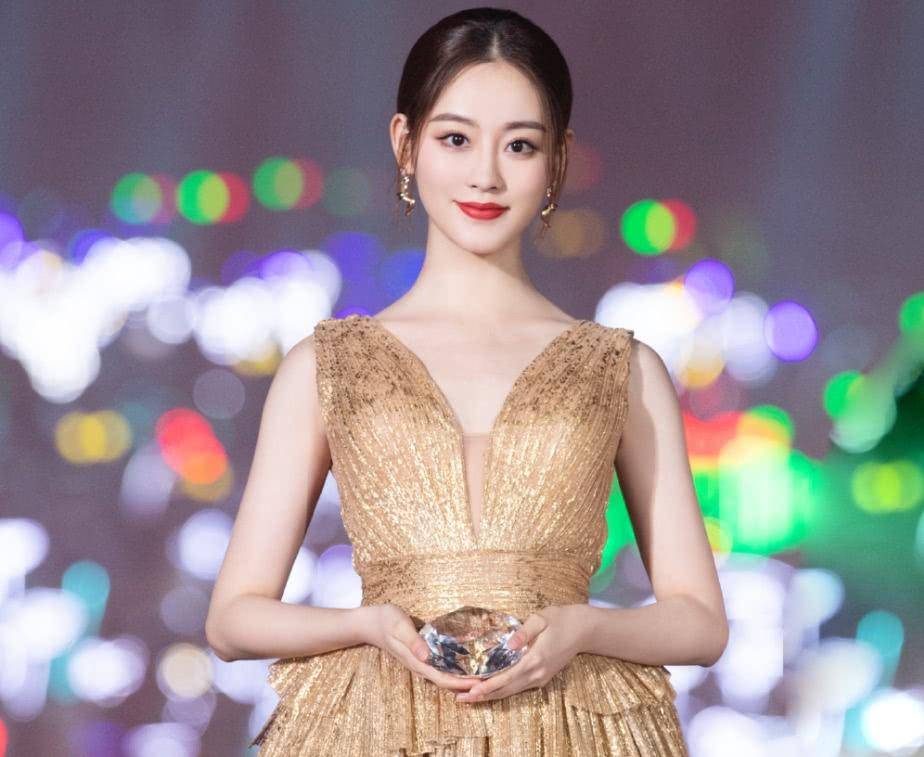 杨幂签约的90后小花,一个火到国外去,一个却不温不火_黄梦莹_祝绪丹
