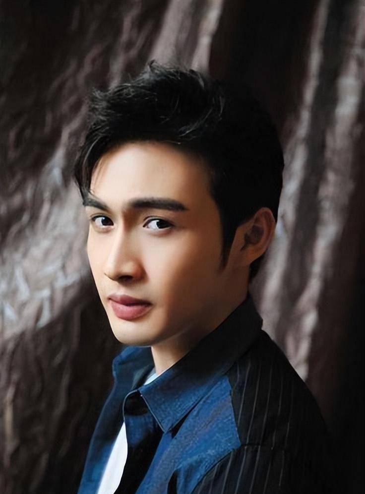 张彬彬宣布与嘉行十年约满不续约,粉丝半是祝福半是担忧_李溪芮_网友