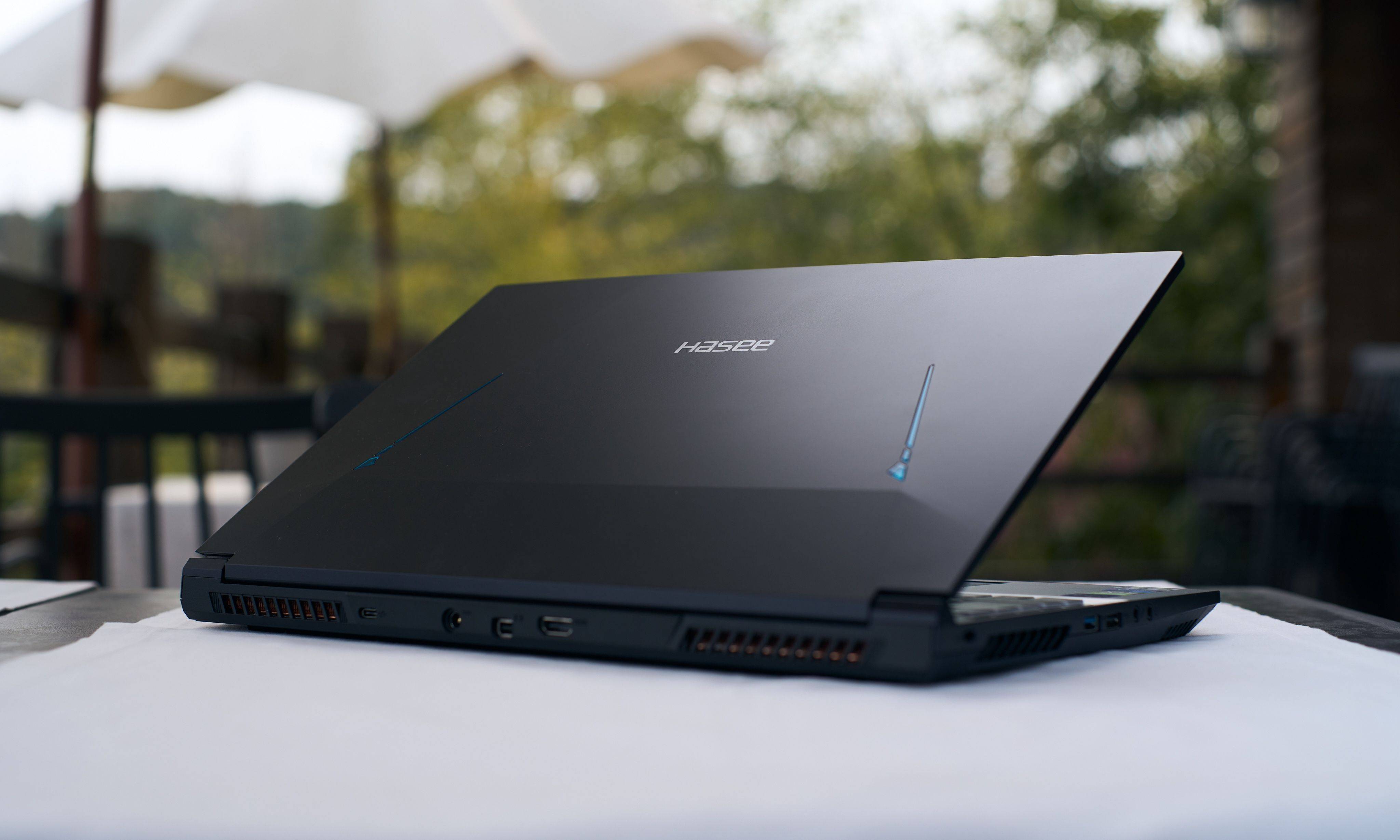 笔记本不要瞎选,相同预算下,大学生到底应该买游戏本还是轻薄本_战神