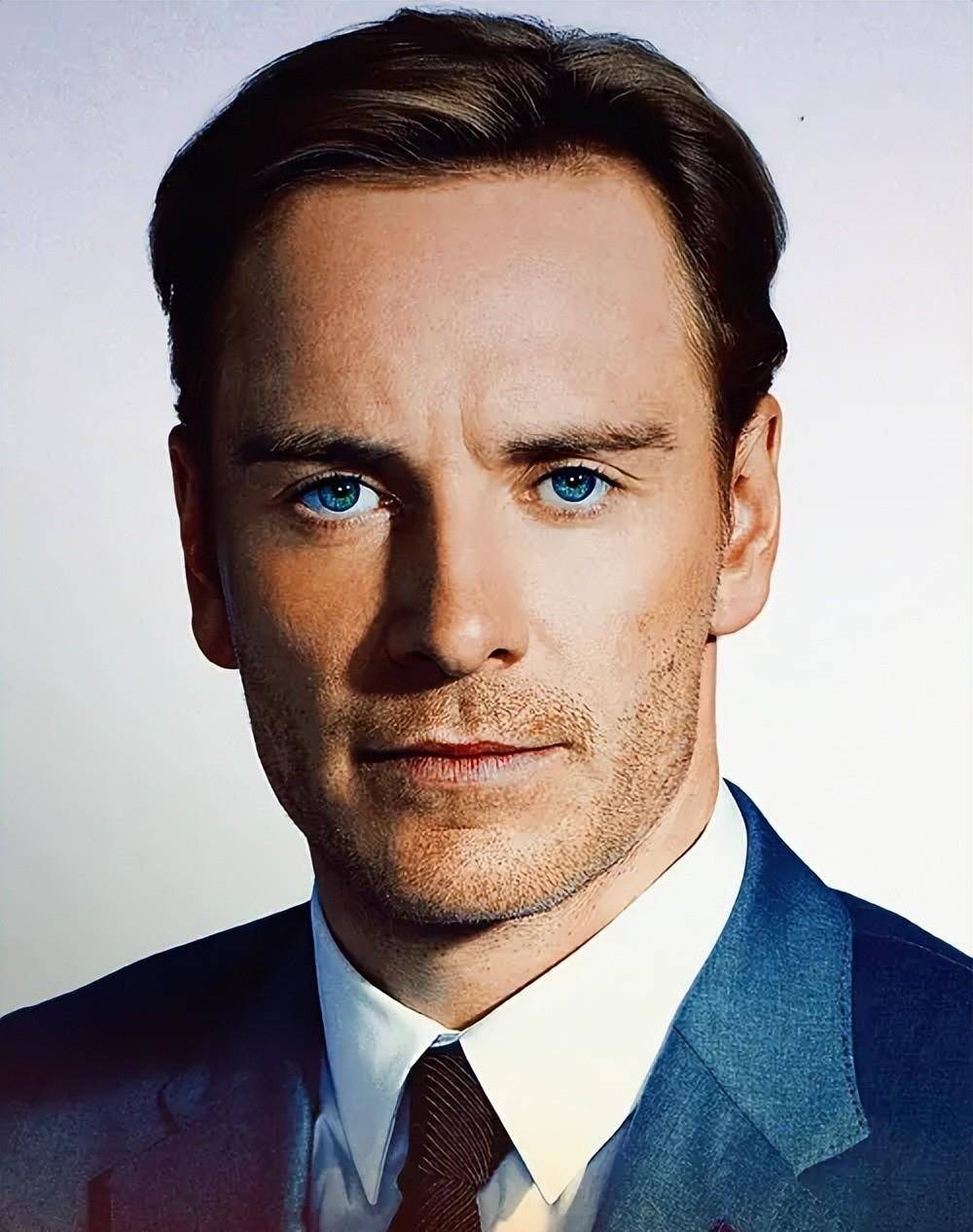 影视人物志《迈克尔·法斯宾德》成熟稳重开朗阳光的德国万磁王_搜狐网, image size:1000x1266