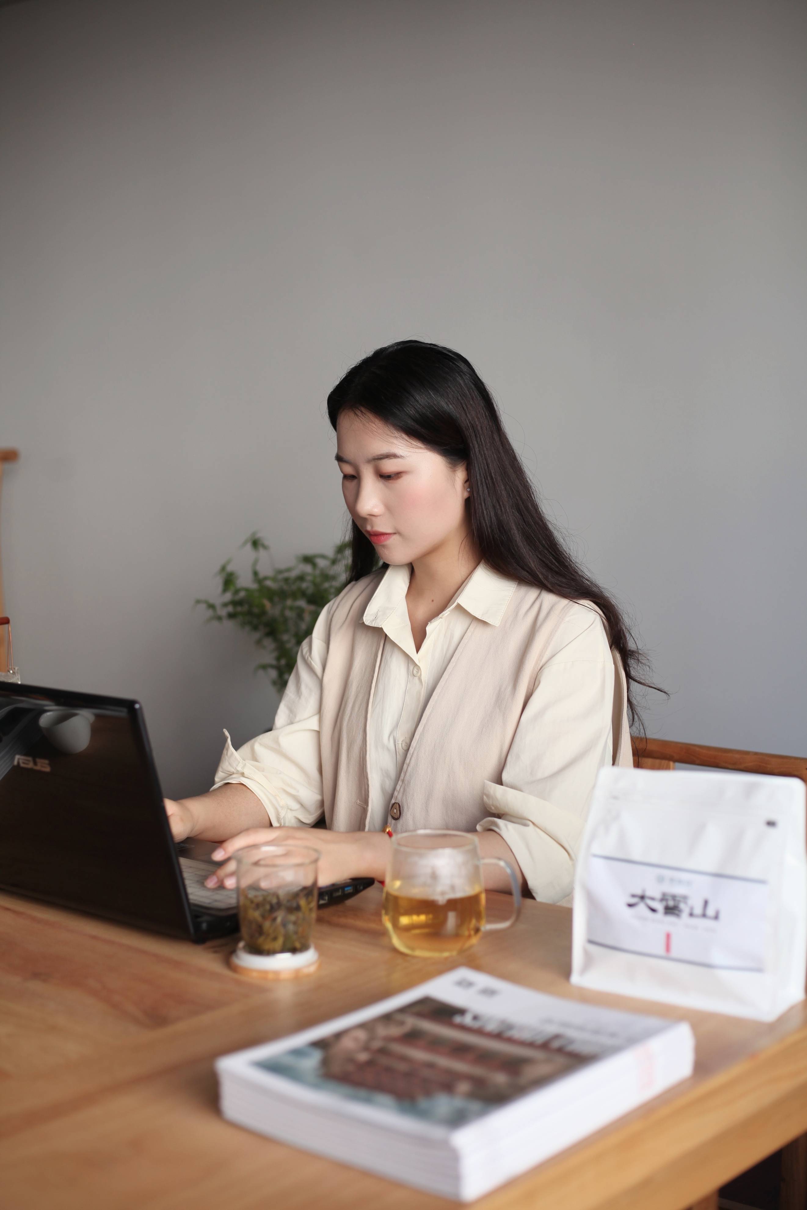 且无需撬茶,喝茶怕麻烦或是效率至上,少有时间喝茶的办公室白领,同样