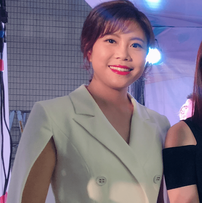 广东电视台节目主持人黎绮雯端庄优雅,而李静雯的颜值却已经崩塌_观众