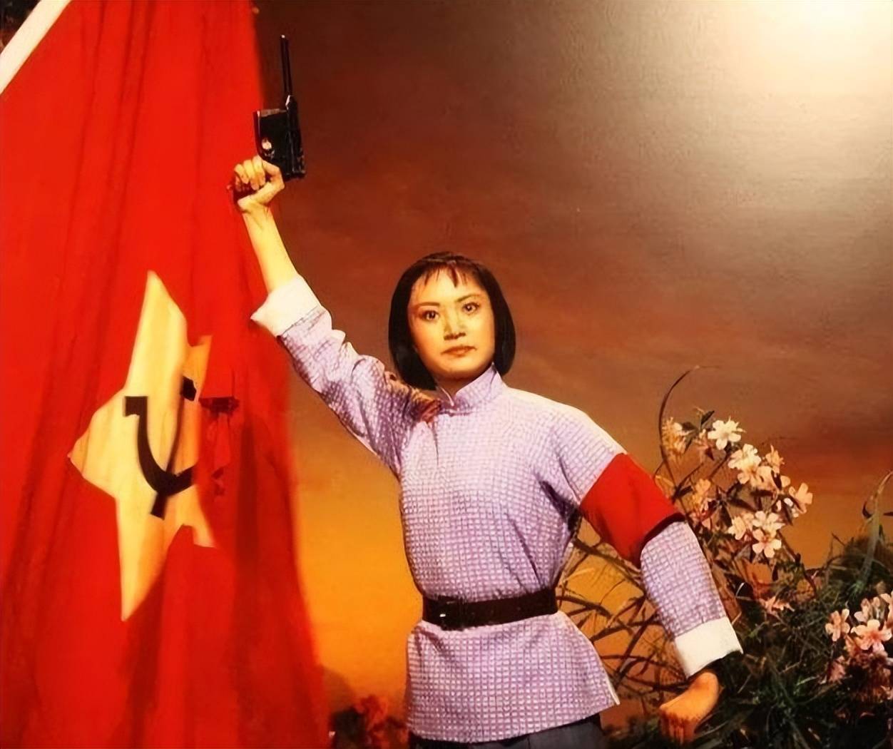 曾风靡一时扮演《杜鹃山》女主的京剧演员杨春霞,如今怎么样了?